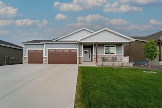 5604 Opal Dr, Cheyenne, WY 82009