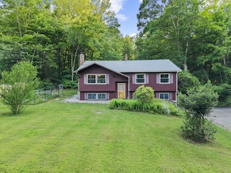 9 Phillip Ln, Ledyard, CT 06339