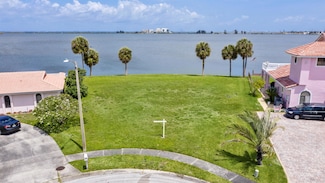 161 St Croix Ave, Cocoa Beach, FL 32931