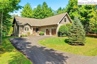 636 Black Locust Cir, Blowing Rock, NC 28605