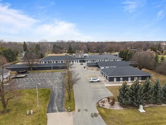 1348 American Dr, Neenah, WI 54956