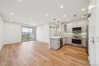 3877 Pell Place Unit 313, San Diego, CA 92130