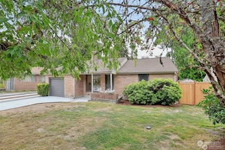 10714 39th Ave NE, Seattle, WA 98125