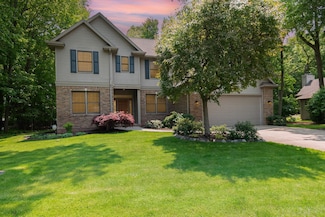 5211 Stone Ridge Dr, Midland, MI 48640