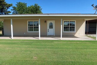 848 Richey Rd, Bowie, TX 76230