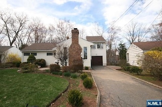 13 Heatherhill Ct, Cresskill, NJ 07626