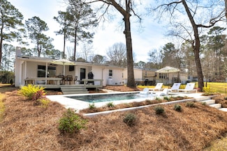1762 James Loop Rd, Manning, SC 29102