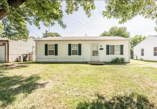 520 Saint Paul Dr, East Saint Louis, IL 62206