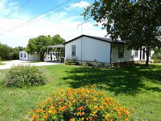 1108 Ashley Ave, Llano, TX 78643