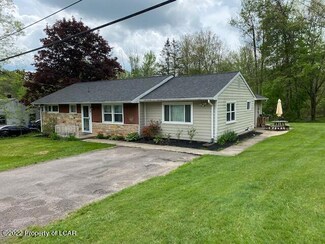 51 Briarcrest Rd, Dallas, PA 18612