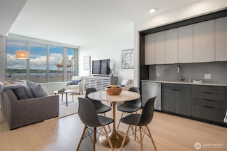 590 1st Ave S Unit 703, Seattle, WA 98104
