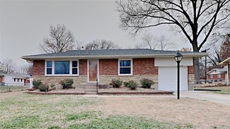 9607 Colony Dr, Saint Louis, MO 63137