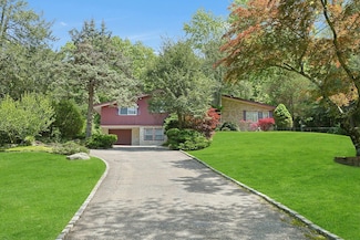 57 Virginia Ln, Thornwood, NY 10594