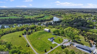 501 Cunningham Dr, Falling Waters, WV 25419