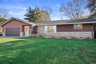 3105 W Valanna Ct, Milwaukee, WI 53209