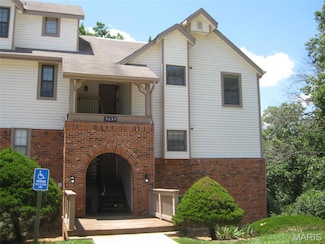 7035 Green Tee Ct Unit B, Saint Louis, MO 63129