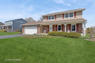 2212 High Point Dr, Lindenhurst, IL 60046