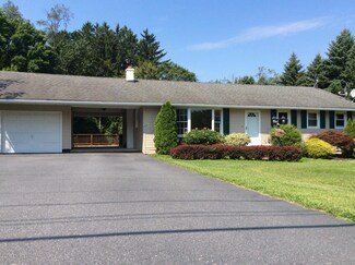 261 Grandview Ave, Mountain Top, PA 18707