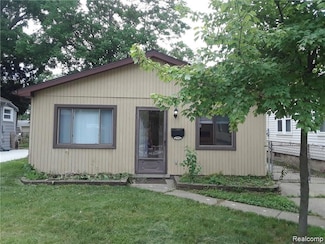 27066 Brettonwoods St, Madison Heights, MI 48071