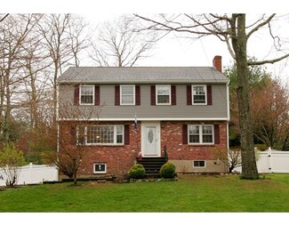 7 Fieldstone Ln, Beverly, MA 01915