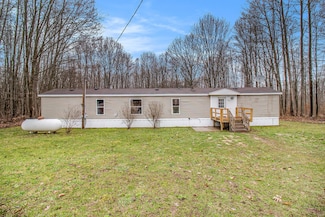 7607 8 Mile Rd, Hesperia, MI 49421