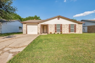 2210 Sheriff Dr, Grand Prairie, TX 75051