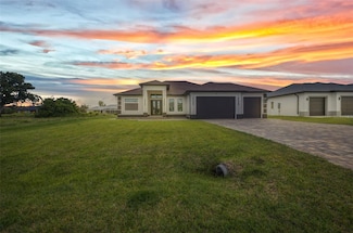 15 Tournament Rd, Rotonda West, FL 33947