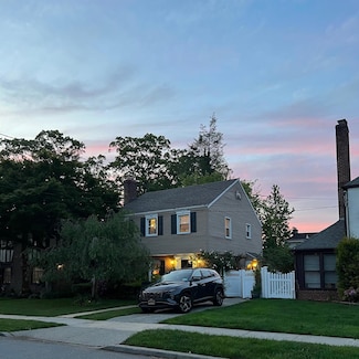 227 Elm St, West Hempstead, NY 11552