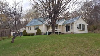 15 John White Rd, Topsham, VT 05076