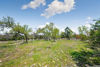 1275 Smoky Loop Rd, New Braunfels, TX 78132