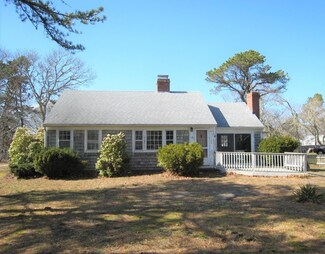 13 Clover Ln, West Dennis, MA 02670