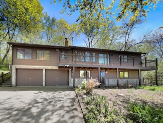 6204 Eagle Lake Dr, Maple Grove, MN 55369