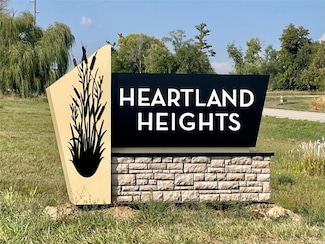 1383 Foxtail Dr, Fairfax, IA 52228