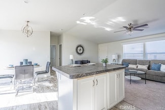 250 San Carlos Dr, Hemet, CA 92543