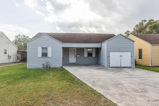 3739 Stuart Ave, Groves, TX 77619