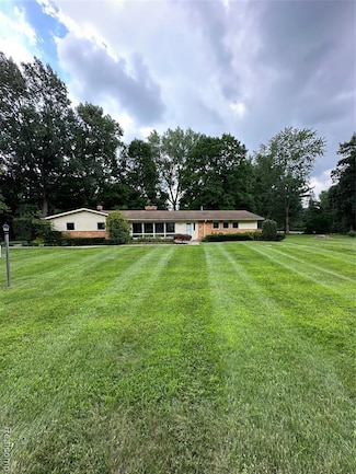 6606 Vachon Ct, Bloomfield Hills, MI 48301