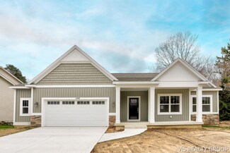14766 Arcadia Woods Dr, Spring Lake, MI 49456