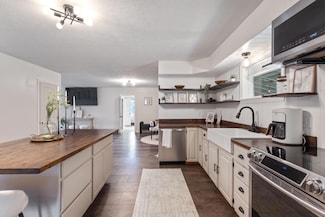 854 Cape Rd, Hollis Center, ME 04042
