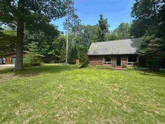 27321 Donegal Bay Rd, Beaver Island, MI 49782