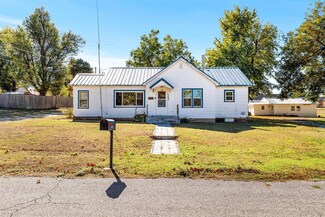 1203 W Ash St, El Reno, OK 73036