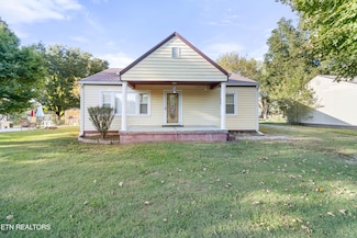 922 Boaz St, Athens, TN 37303