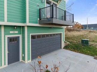 335 Forest Ave Unit 21, Des Moines, IA 50314