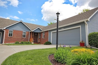 5903 Aspen Cir, Johnston, IA 50131