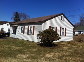 11 Wyantenuck St, Housatonic, MA 01236