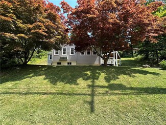 112 E Terrace Dr, Saylorsburg, PA 18353