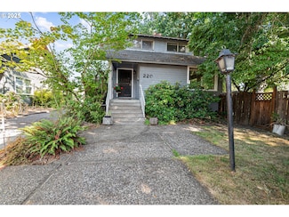 220 24th St SE, Salem, OR 97301