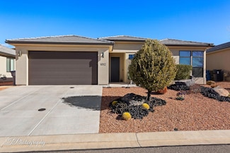 1012 W Jonathon Dr, Washington, UT 84780