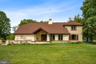 54 Shanahan Ln, Crosswicks, NJ 08515