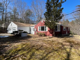 69 Bartlett Rd, Kittery, ME 03904