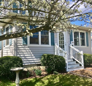 25 Shore Rd, Somers Point, NJ 08244